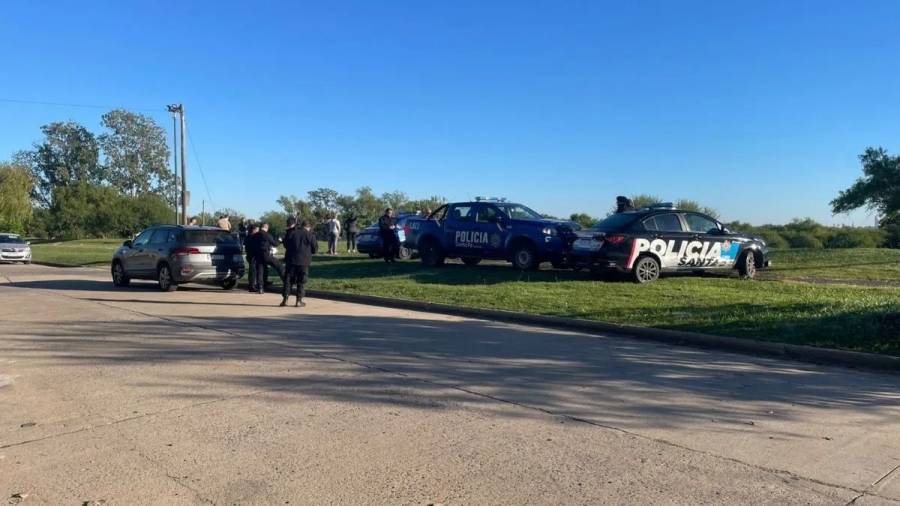 Investigan el hallazgo del cuerpo de un hombre frente al terraplén