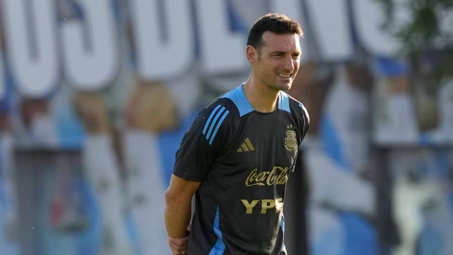Con el regreso de Messi y otros jugadores, Scaloni anunció la pre lista de Argentina para los duelos ante Chile y Colombia por Eliminatorias