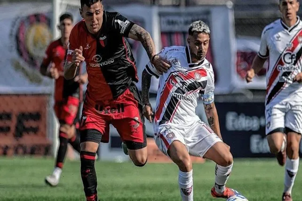 Colón y Alan Forneris esperan una oferta de Racing