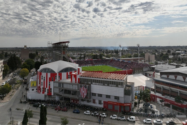 Los socios de Unión votan y definen el futuro del club entre Spahn y Desvaux