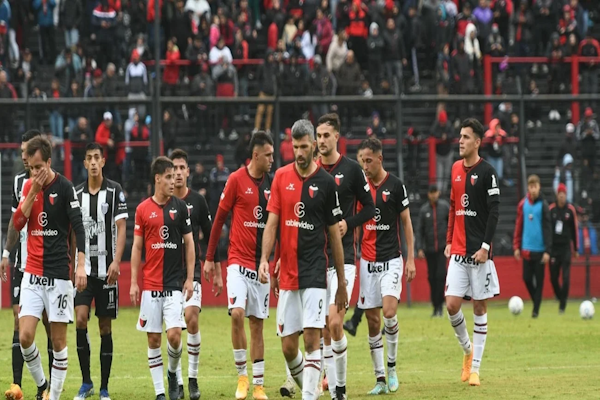 Sin fútbol, sin goles, Colón no pudo ganar ante Estudiantes (BA)