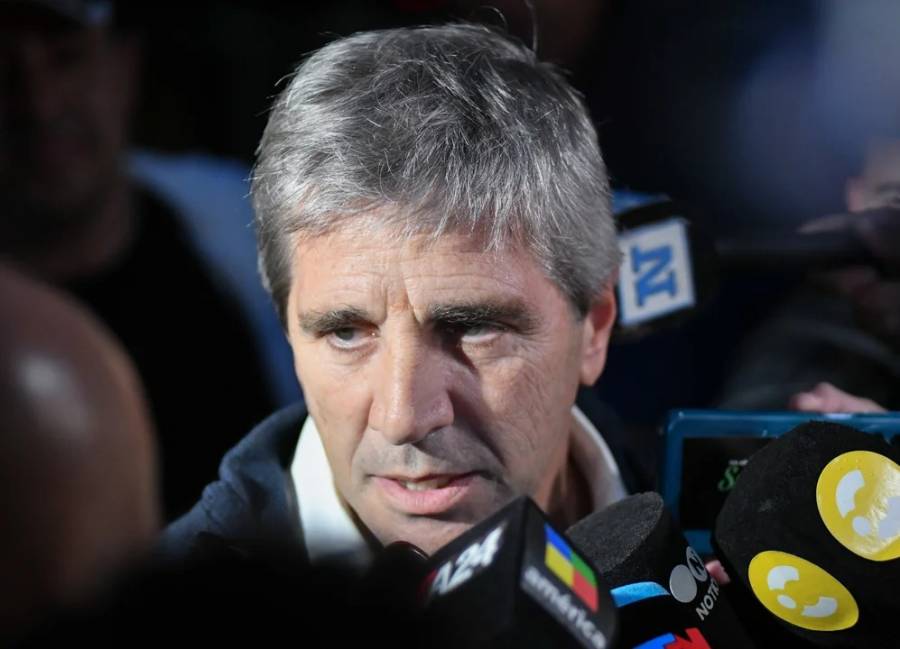 Cada vez más municipios advierten que no podrán pagar el aguinaldo mientras Luis Caputo les pide que ajusten