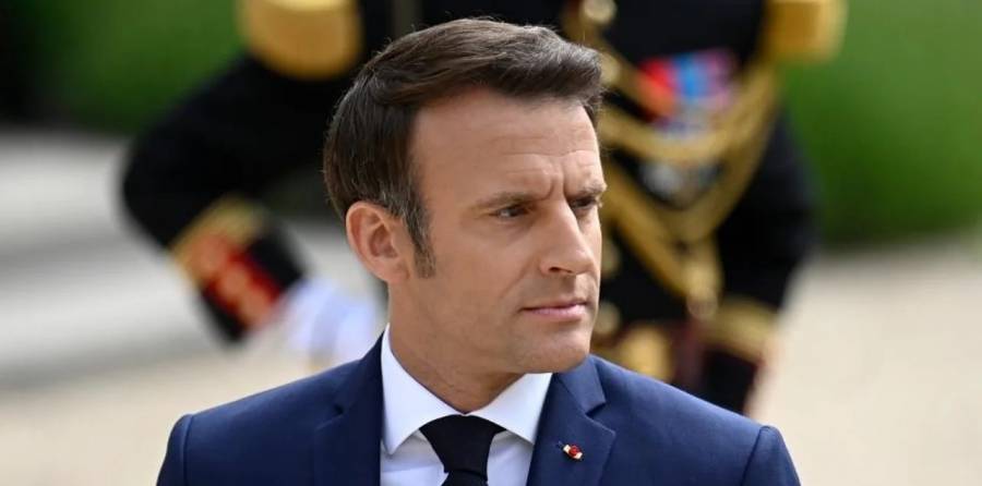 Macron alegó que bromeaba con su esposa tras la difusión de un polémico video