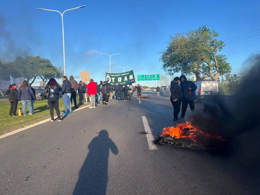 Protesta y corte de tránsito en el ingreso a Santa Fe por Autopista