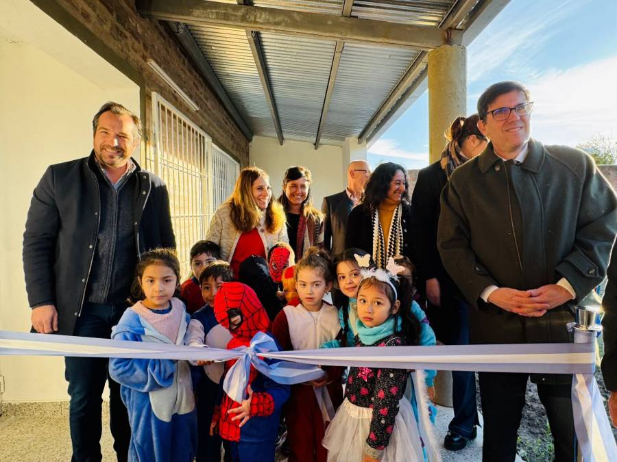 Provincia inauguró tres aulas con una inversión de 186 millones de pesos