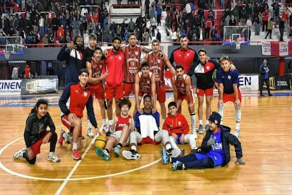 Gran  victoria de Unión, estiró la serie contra Riachuelo