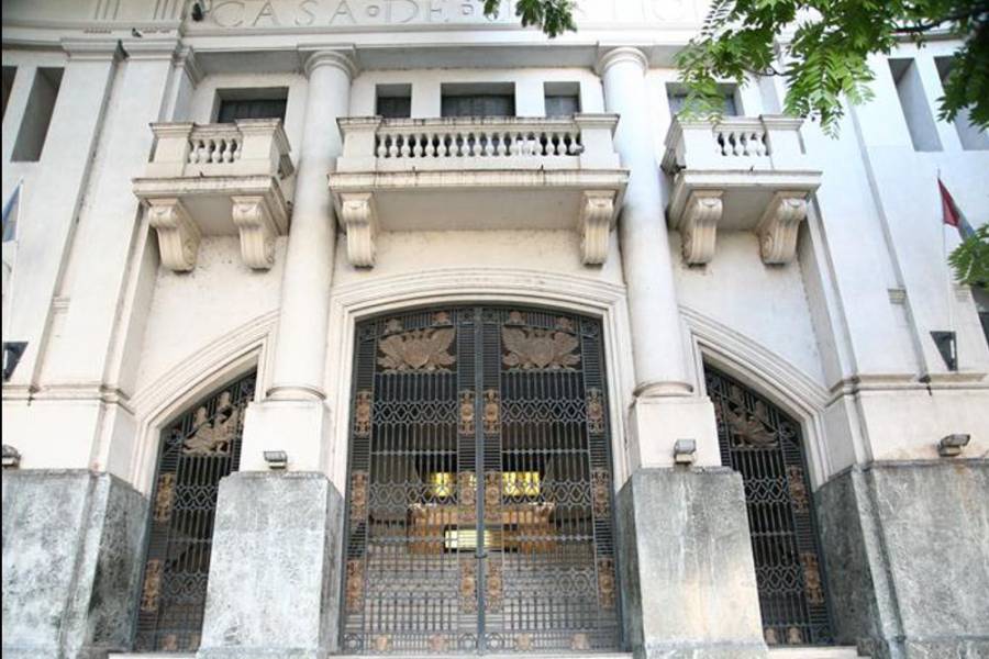 Prisión preventiva para el policía que baleó a su pareja embarazada