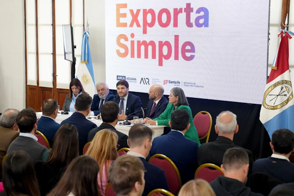 “Rompimos el monopolio de Ezeiza y tenemos el primer aeropuerto que exporta desde el interior del país”