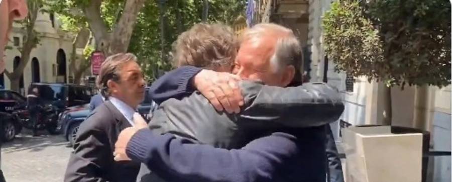 Milei llegó a Roma para firmar acuerdos de energía, reunirse con Meloni y conocer al papa León XIV