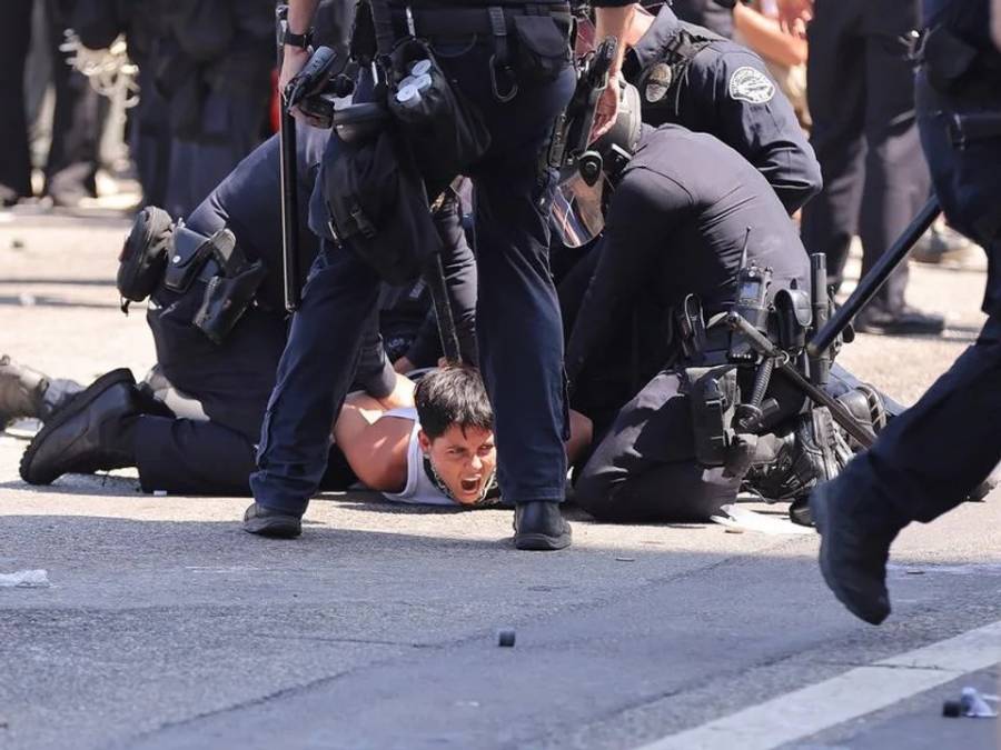 La Policía de Nueva York arrestó a más de 20 manifestantes contra las deportaciones en la Torre Trump