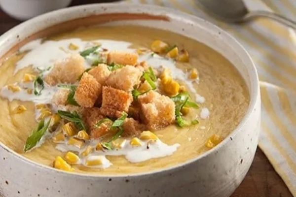 Deliciosa sopa crema de choclos
