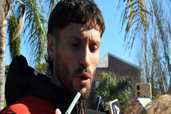 Colón: descartan a Sosa y suena fuerte Valentín Larralde