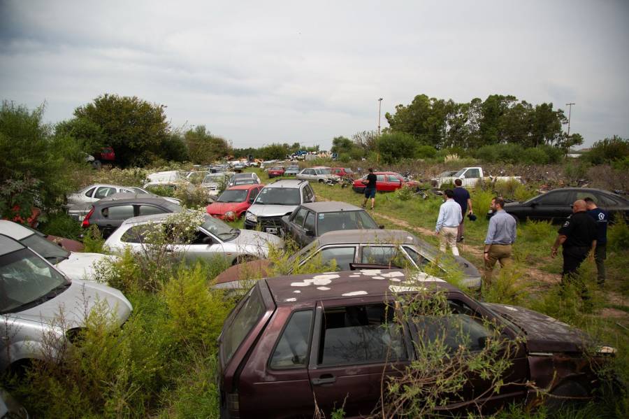 Provincia comienza el proceso para el retiro de vehículos abandonados en comisarías 