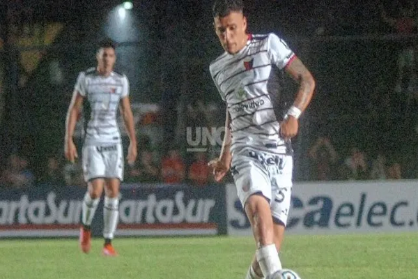 Colón inicia acuerdo para vender a Forneris a Racing