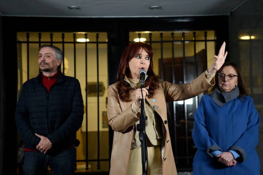 La CGT y gobernadores van a la sede del PJ para respaldar a Cristina Kirchner