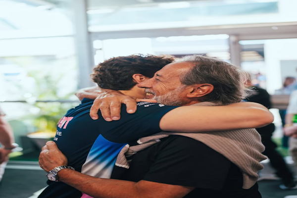 El inesperado mensaje de Alpine a Francella tras su visita a Colapinto