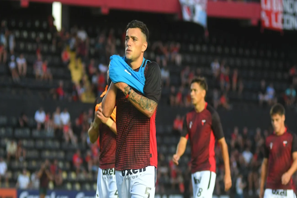 Forneris completó la revisación médica y se sumó al plantel de Racing