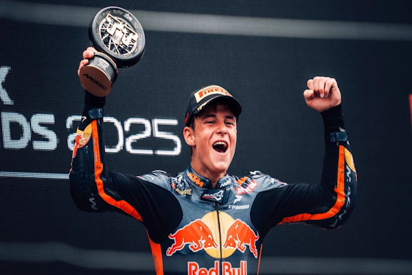 Mundial de Moto3: Histórico podio de Valentín Perrone