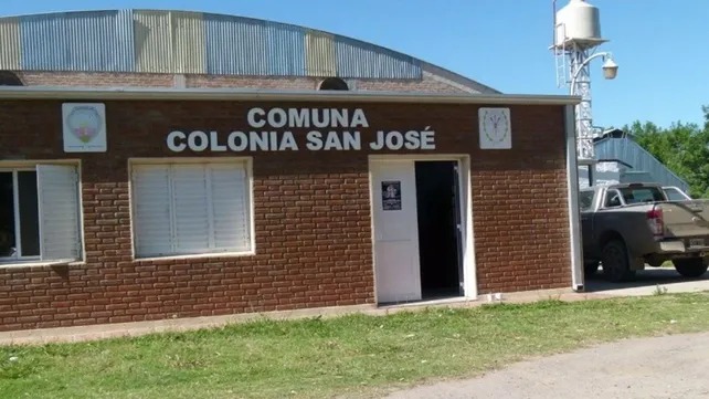 En una localidad se presentó un solo candidato y sacó cero votos