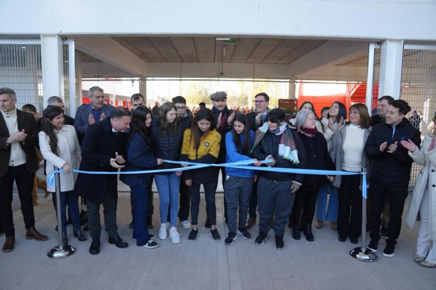 “En Santa Fe mostramos que estamos de pie y apostamos a la educación”