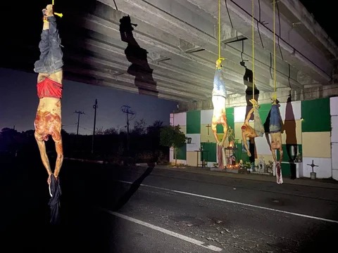 México: encuentran 20 cuerpos, algunos decapitados, en una autopista de Sinaloa