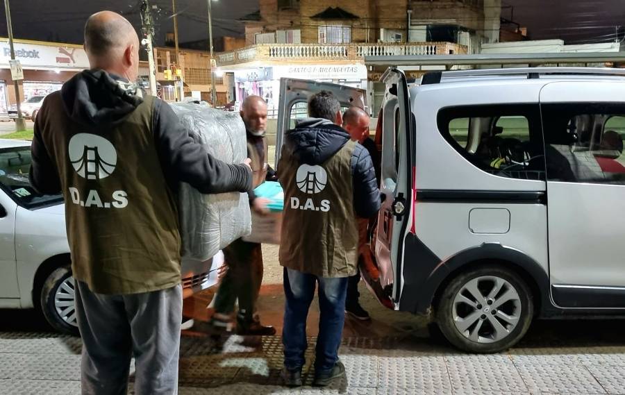 Por el frío extremo, el municipio reforzó la asistencia a personas en situación de calle