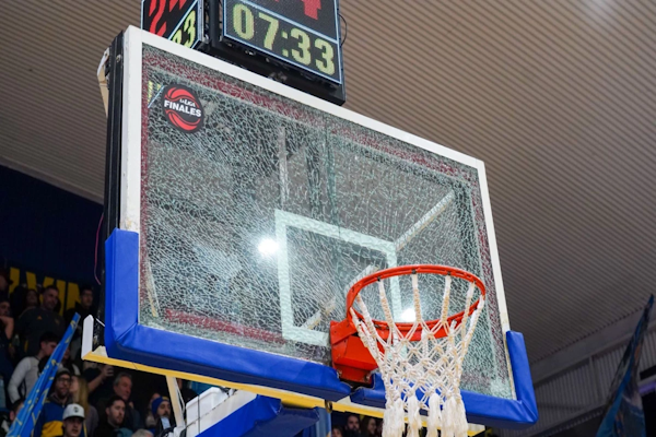 Serie final LNB: Instituto se llevó el primer partido en cancha de Boca