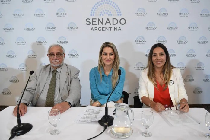 Losada defendió en Santa Fe su proyecto de ley contra las falsas denuncias