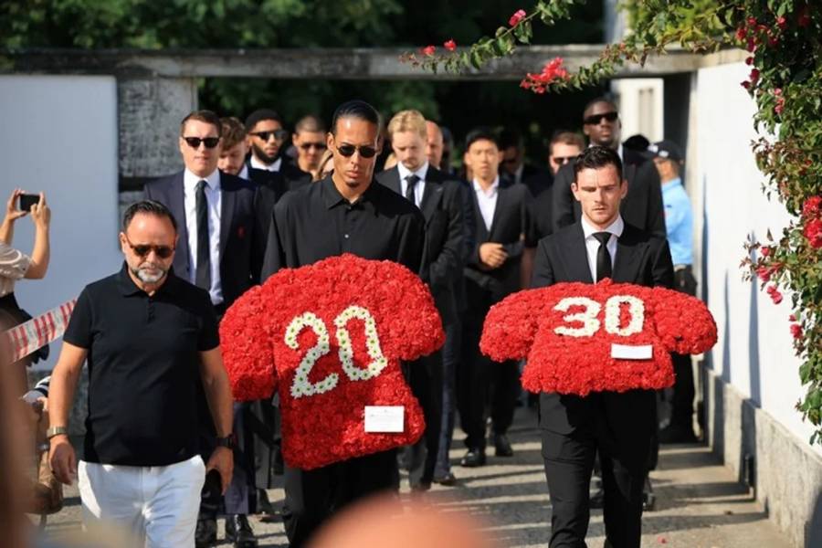 Cientos de amigos y familiares se hicieron presente en el velorio de Diogo Jota