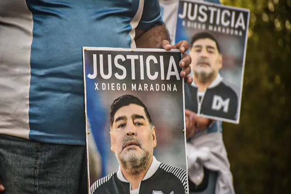 Diego Maradona: se estrenó un documental sobre el juicio