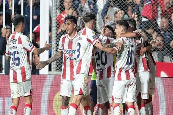 A Unión le alcanzó con el primer tiempo para derrotar a Estudiantes en el 15 de Abril