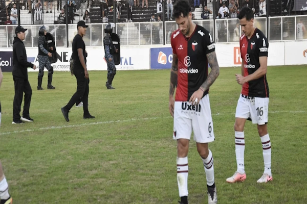 Logística de Colón: viaja en micro a Salta, Thaller lesionado 