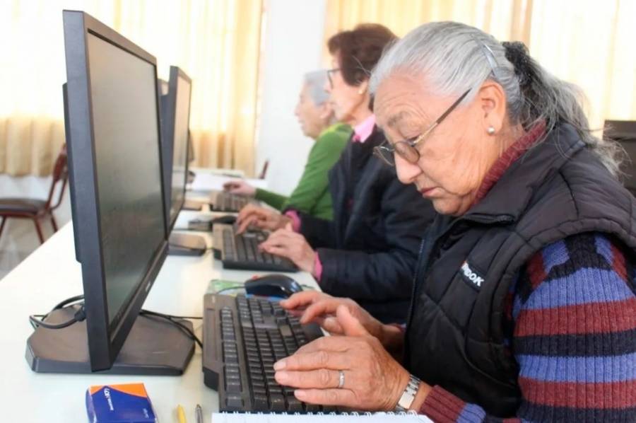 Lanzan un curso de informática básica para personas adultas
