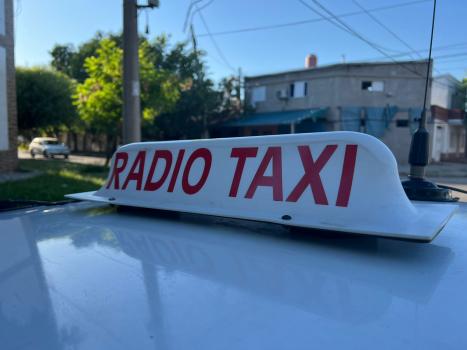 Taxistas y remiseros rechazan una nueva prórroga  para que empresas se anoten