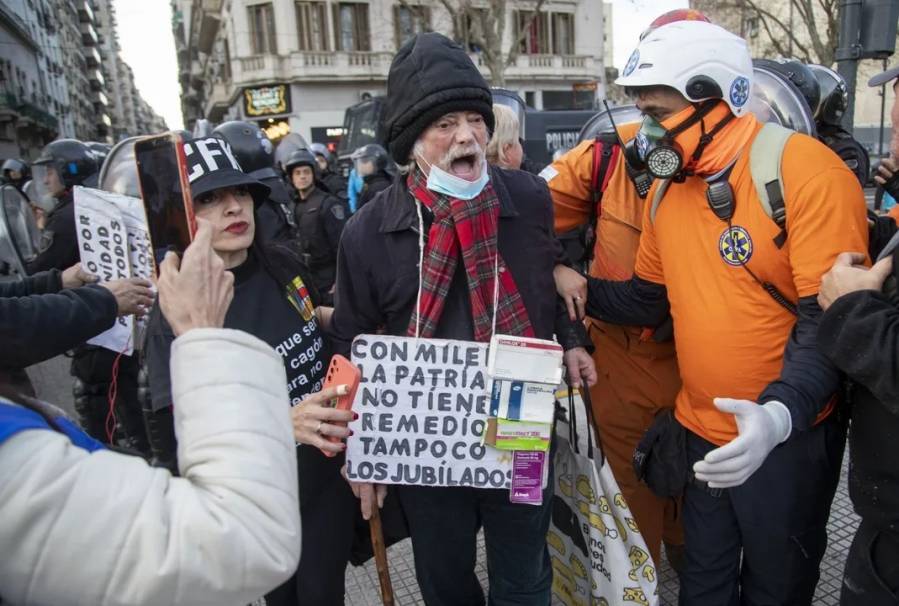 Los jubilados vuelven a marchar este miércoles y suman el rechazo al veto de Milei