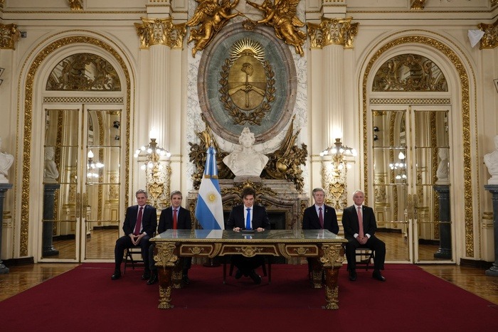 Javier Milei anunció medidas para 