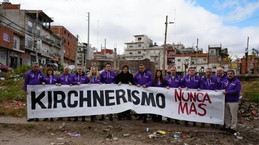 Con un acto en La Plata, Javier Milei busca instalar a los candidatos libertarios en la Provincia