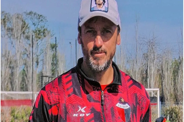 Minella dejó el cargo de entrenador de Colón y hay un principio de acuerdo con Medrán