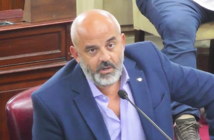 Palo Oliver presentó la Ley Provincial de Deporte 