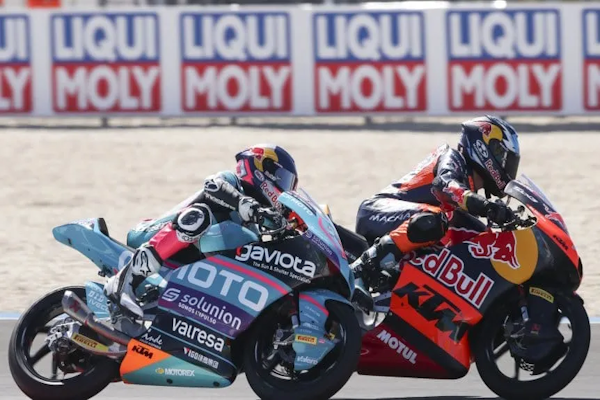 Moto3: el argentino Perrone quedó a milésimas del triunfo