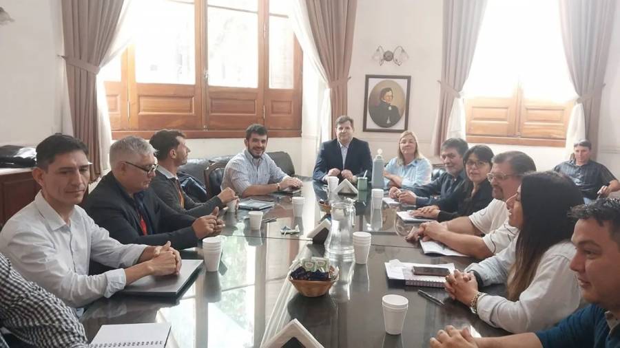 Festram rechaza la oferta salarial de los intendentes y define el plan de lucha