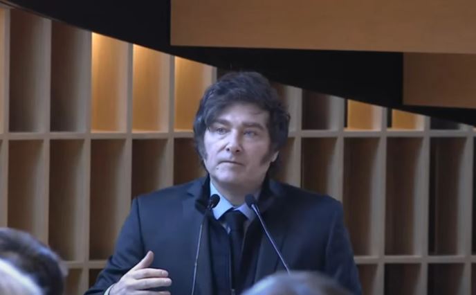Javier Milei, en medio del escándalo: 