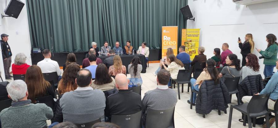 El Gobierno Provincial presentó el nuevo Profesorado de Educación Tecnológica en la ciudad de Recreo