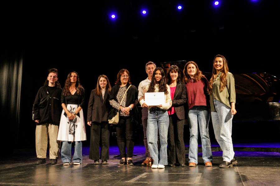 El Liceo Municipal “Antonio Fuentes del Arco” celebró el egreso de 130 estudiantes