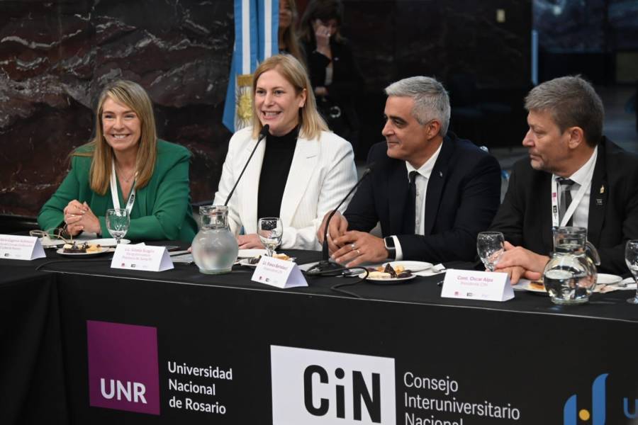 “Nuestro gobierno defiende la universidad pública”