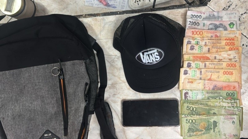 Robaron en una heladería, se tomaron un colectivo y fueron detenidos al bajar