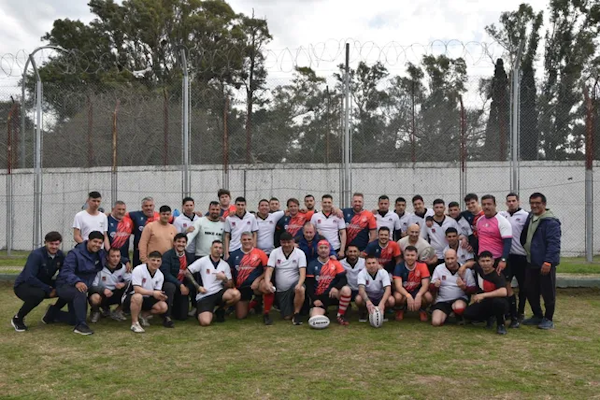Por primera vez, el rugby traspasó los muros de la cárcel