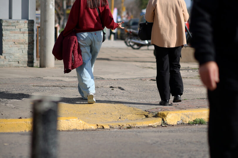 Avenidas comerciales más accesibles: se aprobó un proyecto surgido del Concejo Mayor