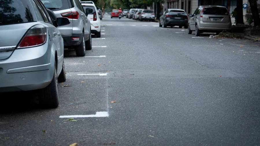 Habilitarán estacionamiento del lado izquierdo: cuáles son las zonas