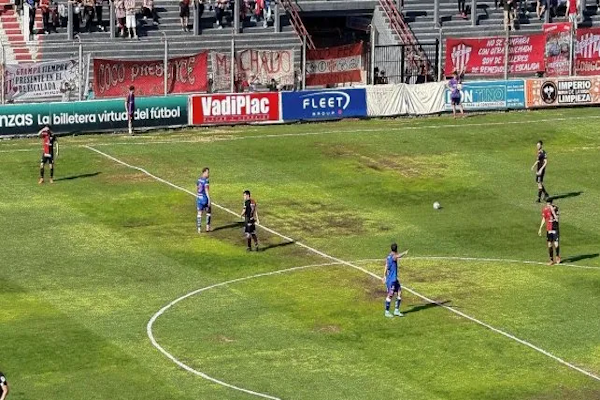 Colón no reacciona, perdió con Talleres (RE) y sigue en la  pelea por la permanencia
